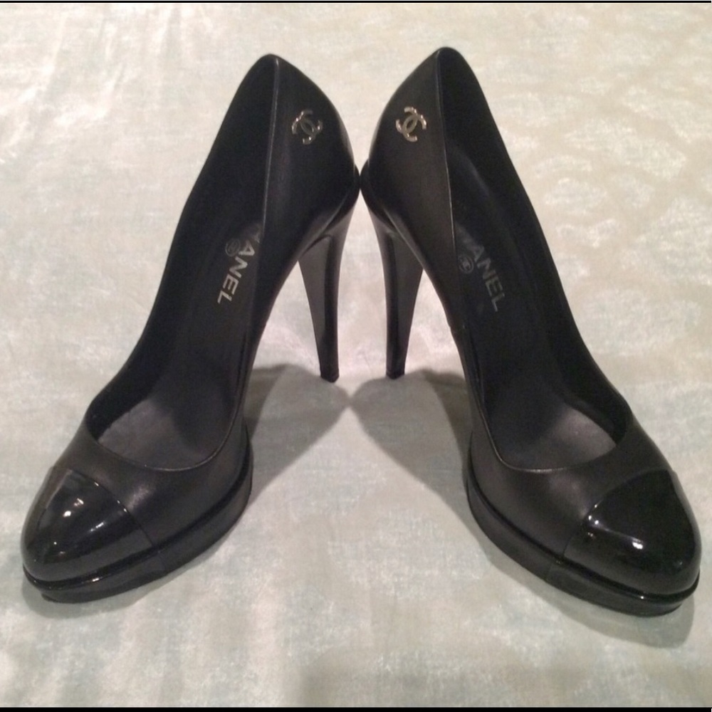 Chanel Pumps